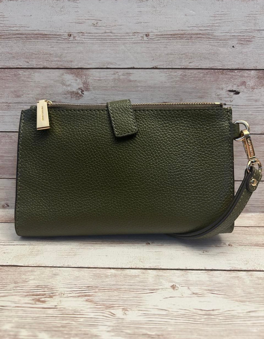 Michael Kors Olive Green Leather Wristlet Wallet – Excellent Condition