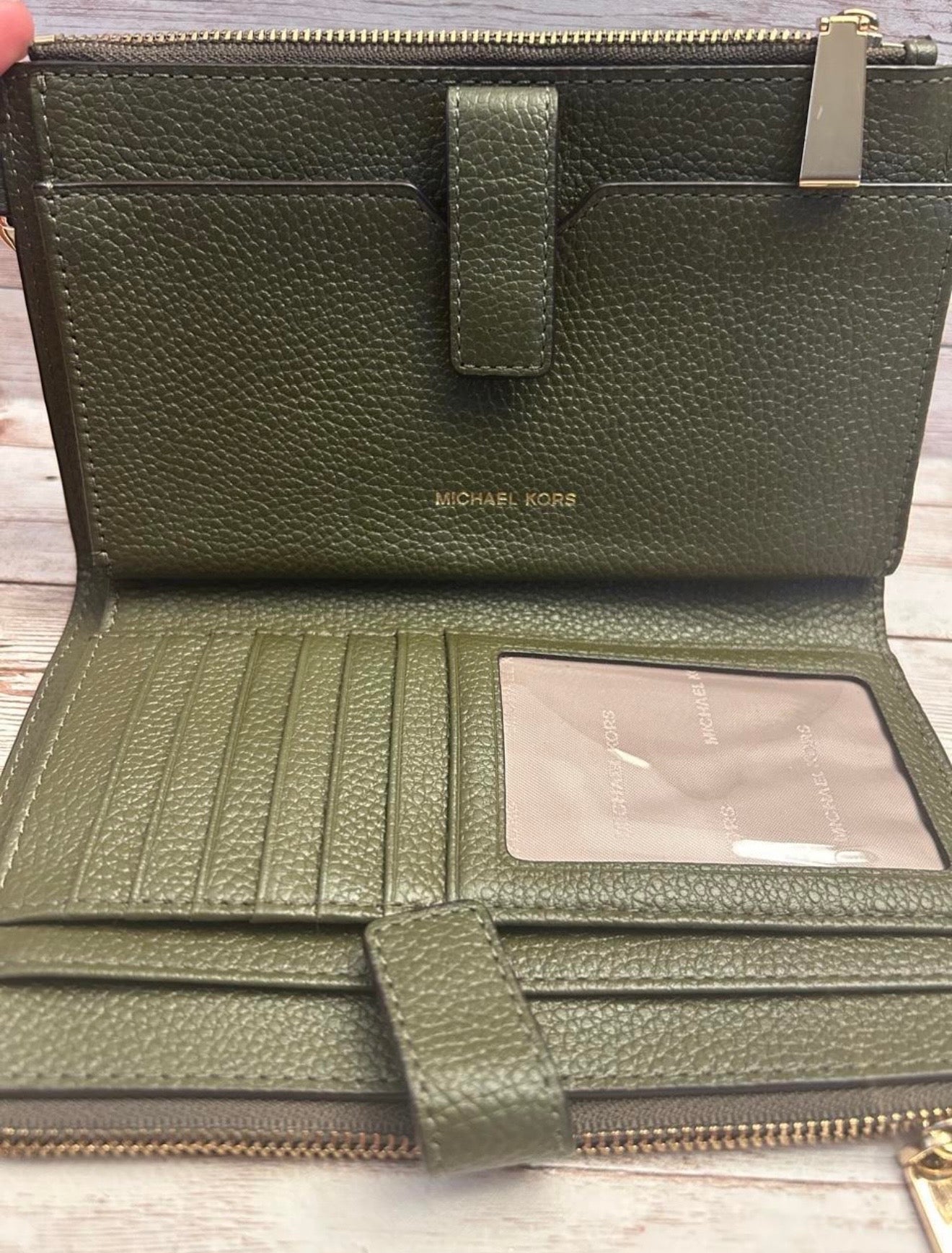 Michael Kors Olive Green Leather Wristlet Wallet – Excellent Condition
